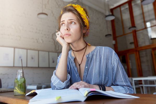 چگونه هنگام آلمانی خواندن پرش ذهنی را کنترل کنیم؟